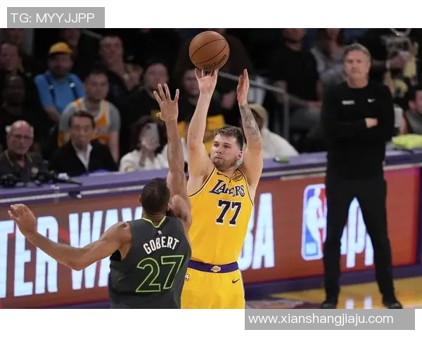 NBA季前赛东契奇复出25+7+4 湖人遭太阳逆转 NBA季前赛东契奇复出25+7+4 湖人遭太阳逆转