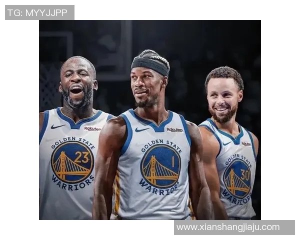 库里巴特勒携手40分，勇士连胜快船，三巨头合砍52分轻松获胜