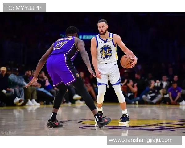 湖人五虎全部上双客胜鹈鹕，雷迪克：预计全员可战背靠背